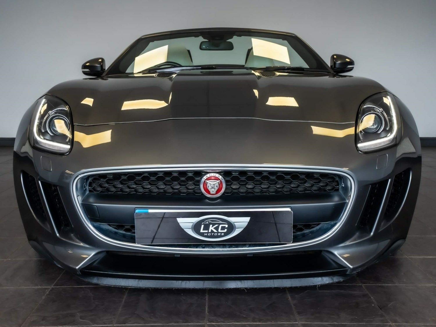 Dezmembrez F-Type bara/capota/faruri/interior