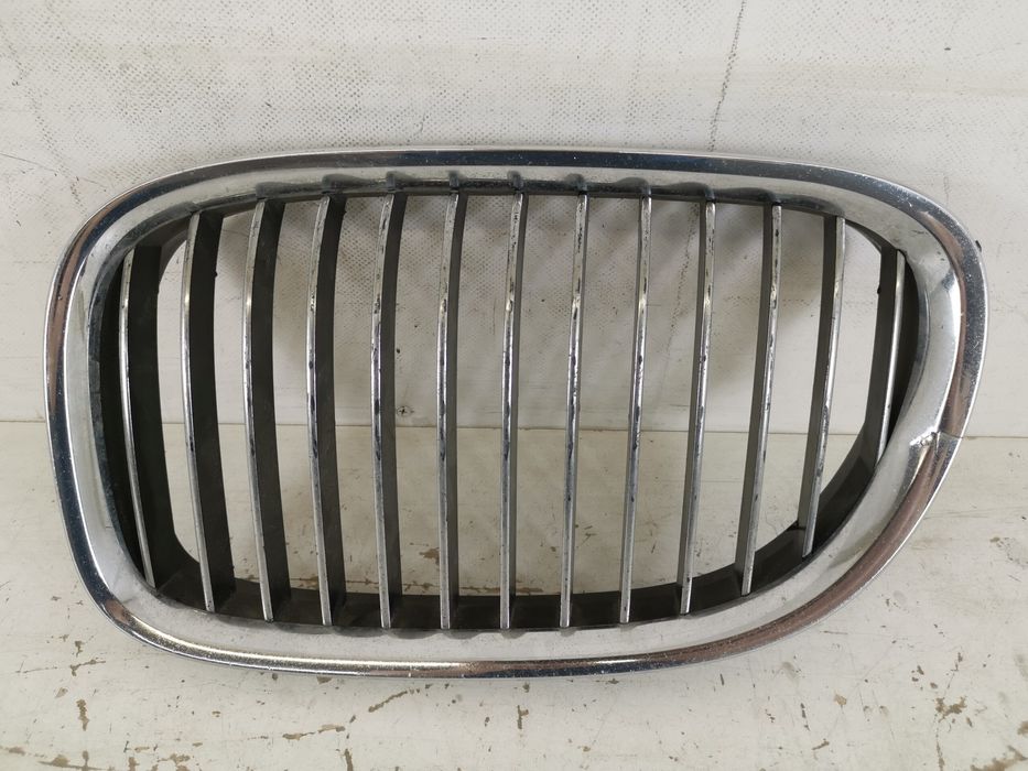 Решетка Радиатор Дясна Носач БМВ Серия 5 Е60/Е61 [фейслифт] [ - ] Ориг