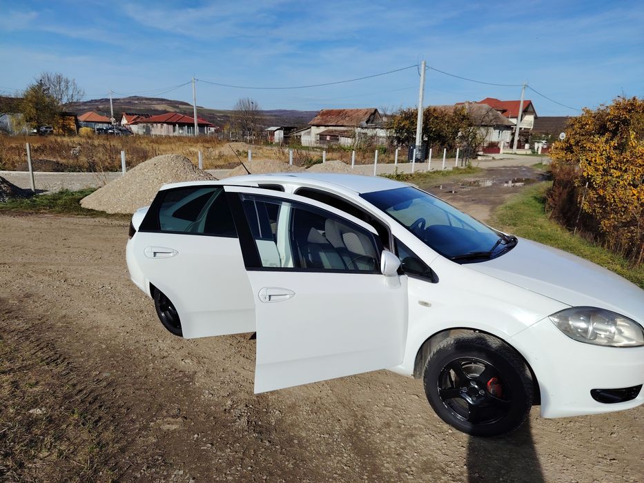 Vând Fiat Linea motor 1.4 benzina