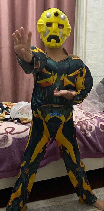 Продам детский костюм железный человек