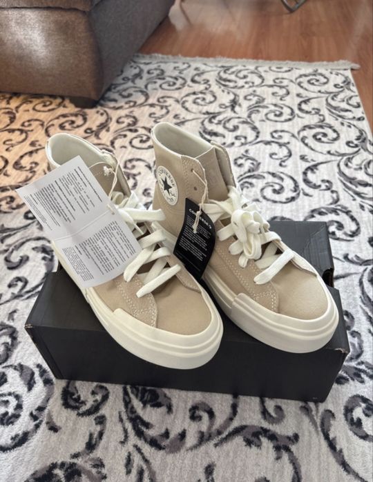 Converse dama bej noi