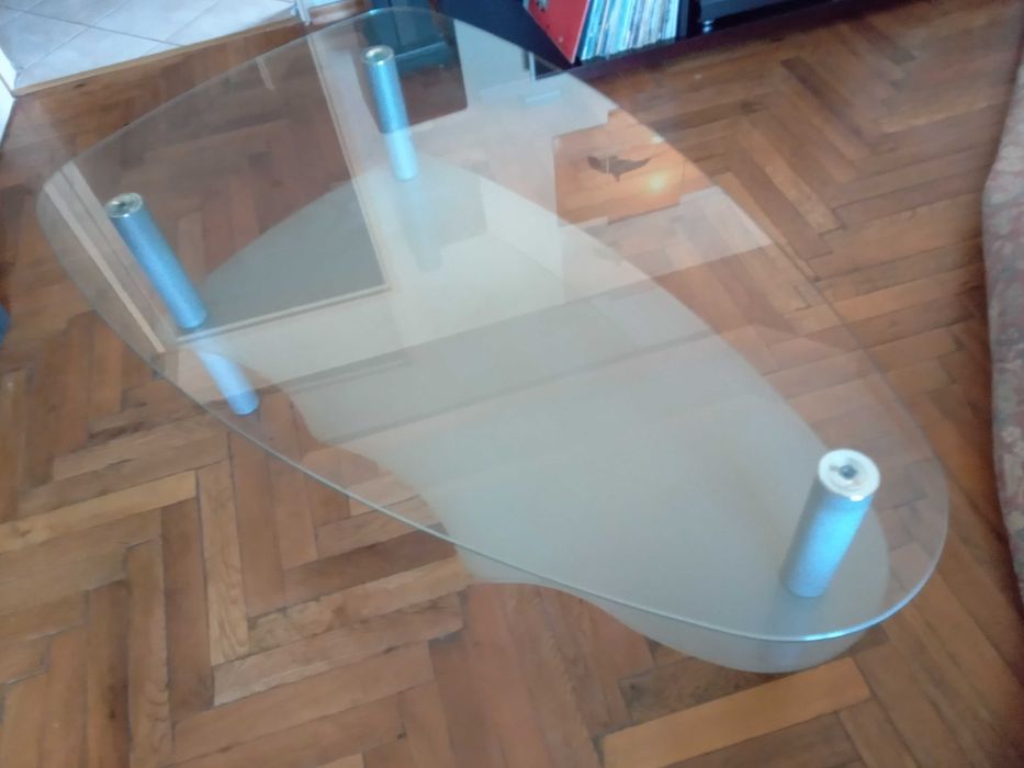 Холна стъклена маса