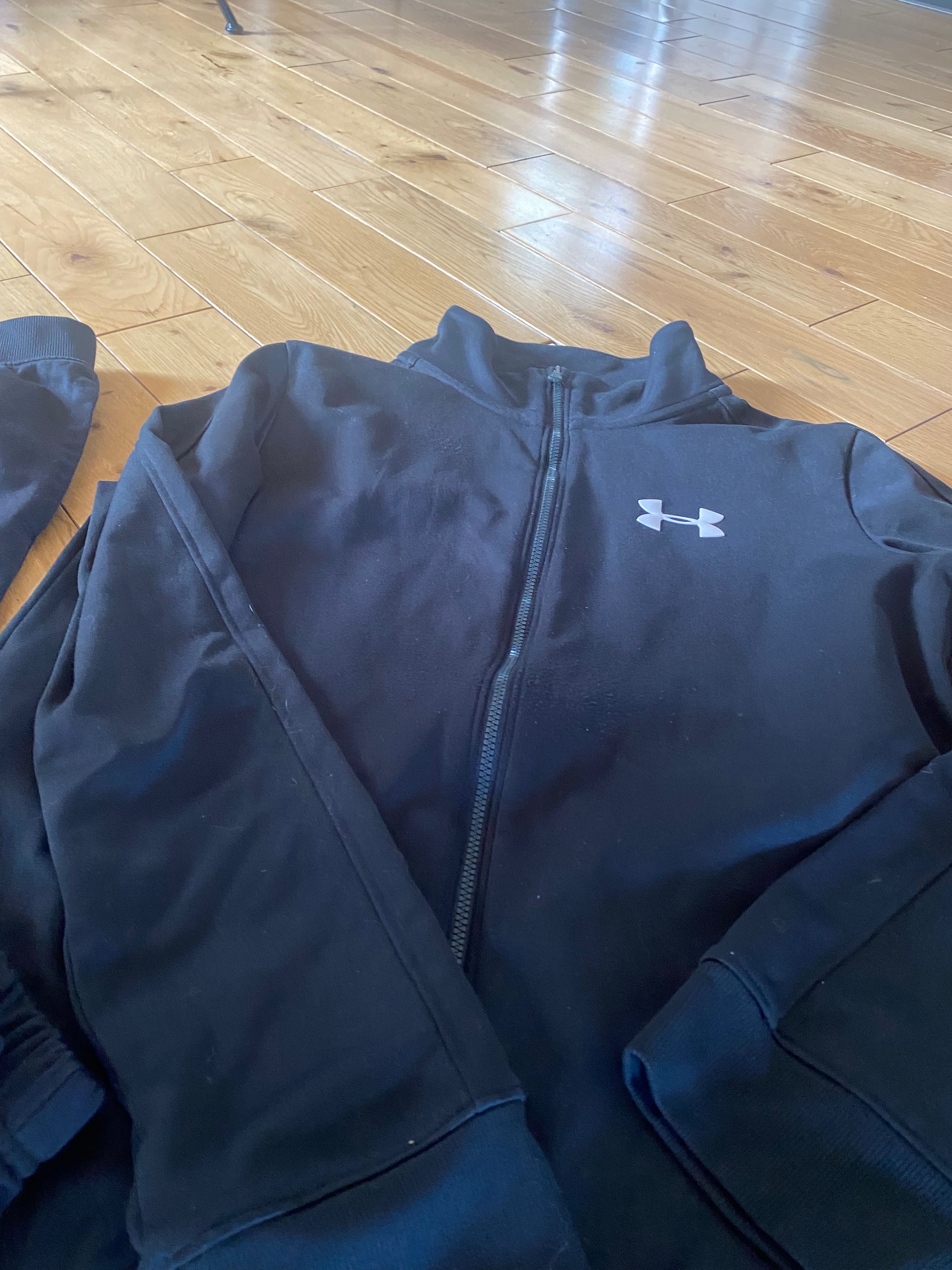 Under Armour детски екип 10-12 Горнище и долнище!