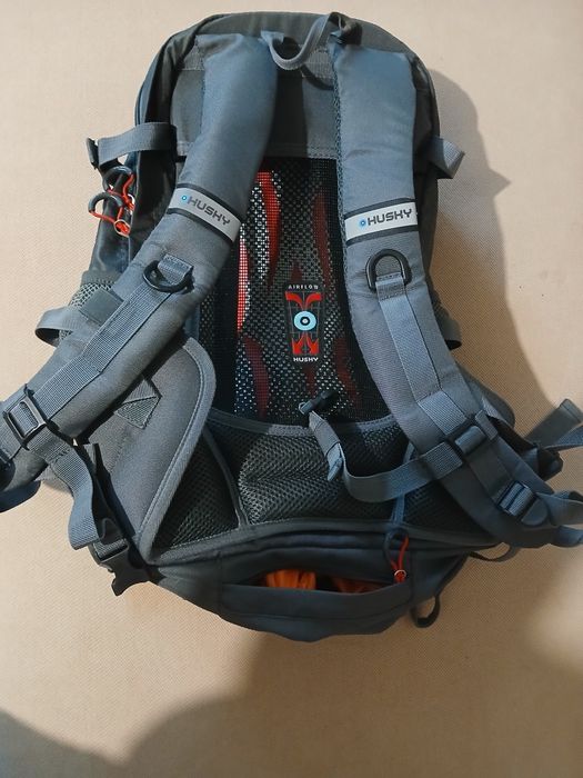 Rucsac Husky 45l cu protectie pt ploaie nou fara eticheta