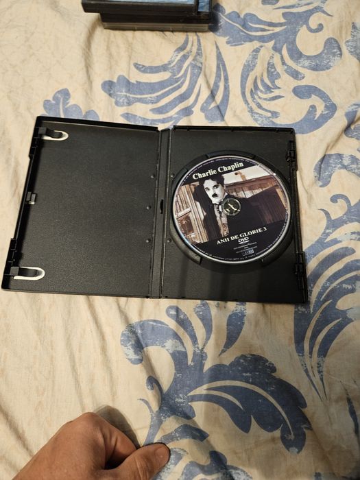Vand discuri DVD pc sau laptop titanic hagi si Chaplin