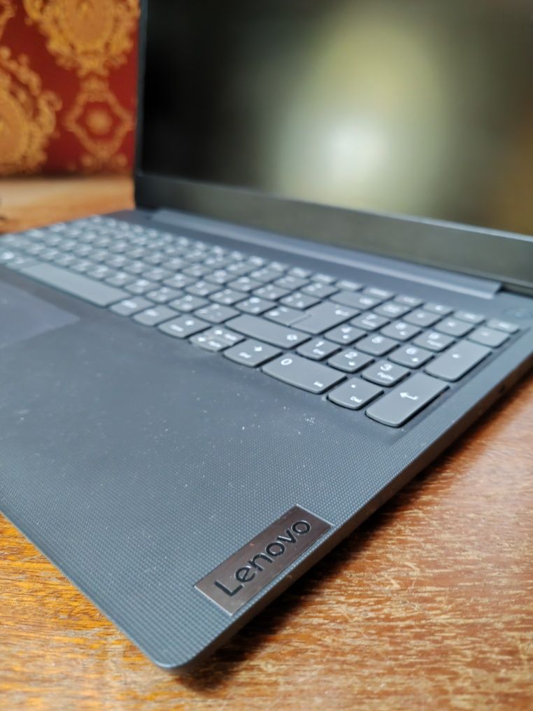 Ноутбук Lenovo 16" Full HD IPS | 1TB HDD | 4GB RAM