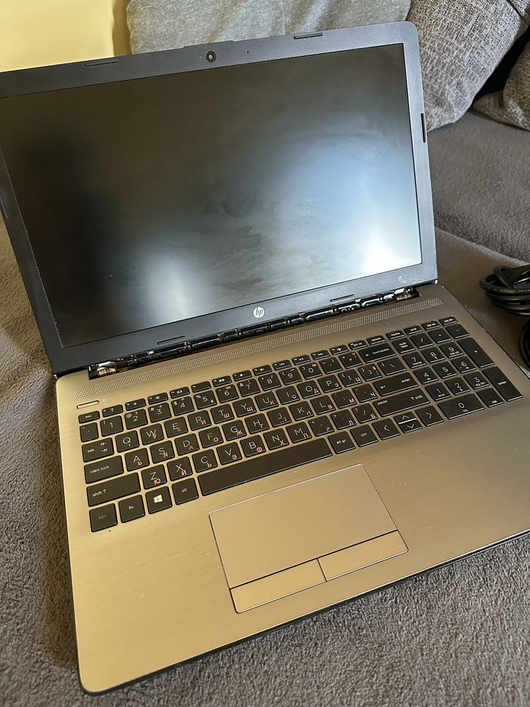 ПОДАРЪК + Лаптоп HP 250 G7 8/128+500 GB 7-th Gen Intel