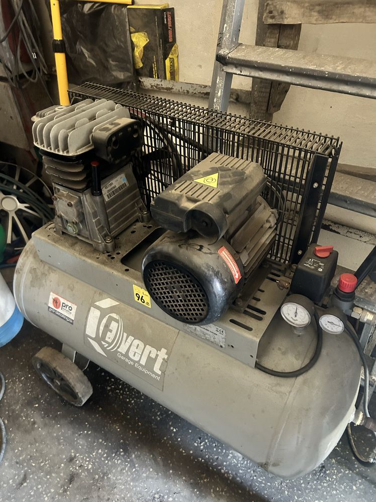 Compresor 100 l  220 v