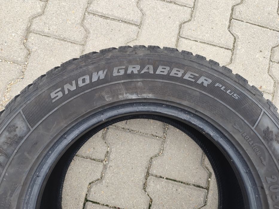 2бр  гуми 205/70/15