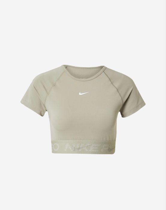 Дамски спортен топ Nike