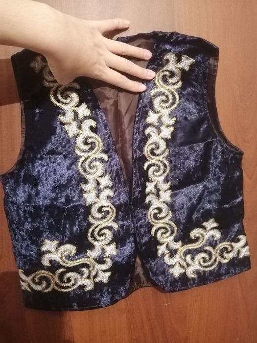 Продаётся жилет национальный