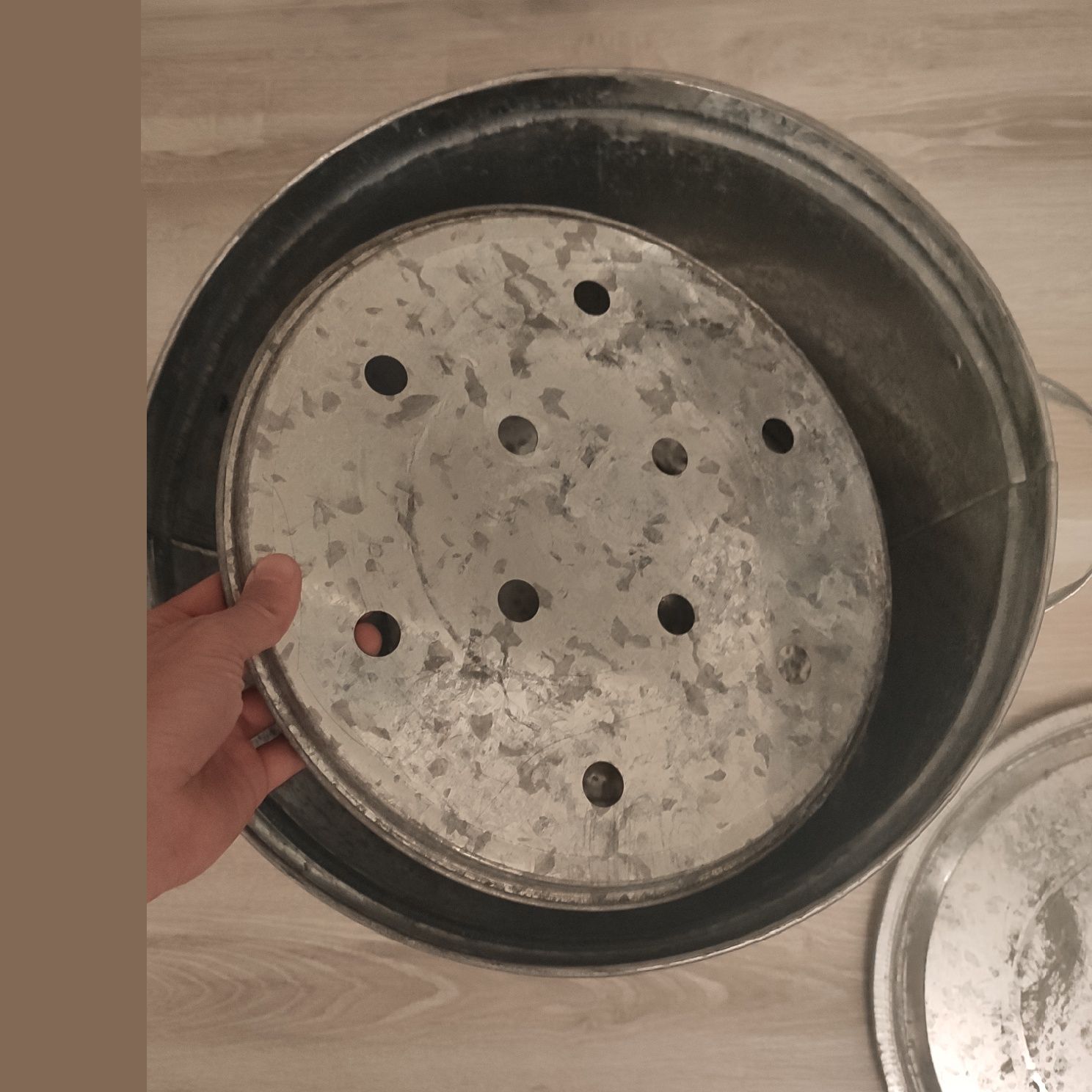 Поцънкован казан 32л