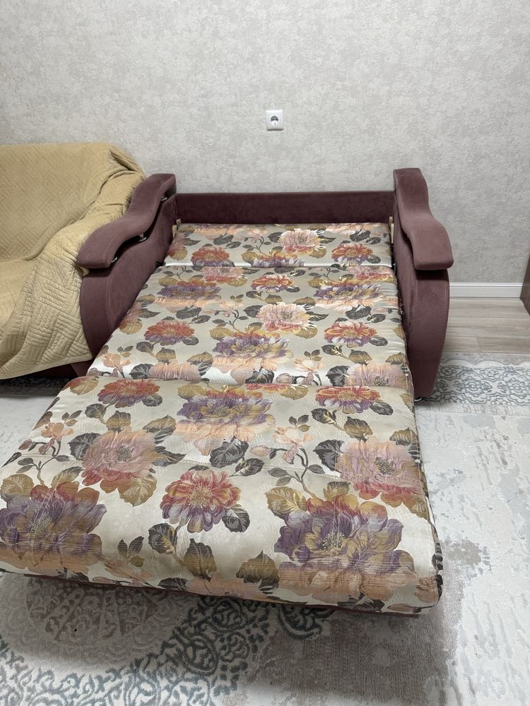 Продам диван 1,5 размер