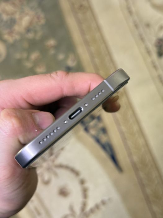 Iphone 16 pro max 256 gb 100 % yomkost ideal xolatda 100ta sikl e sim