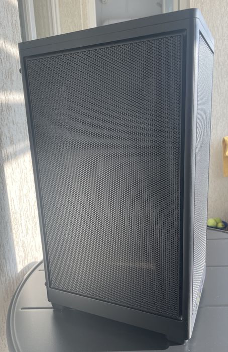 Carcasa Corsair 2000D Airflow impecabila