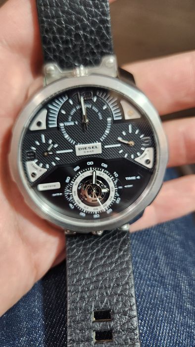 Часы Diesel оригинал 4 в одном оригинал сам покупал за 800$