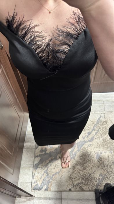 Официално рокля с пера