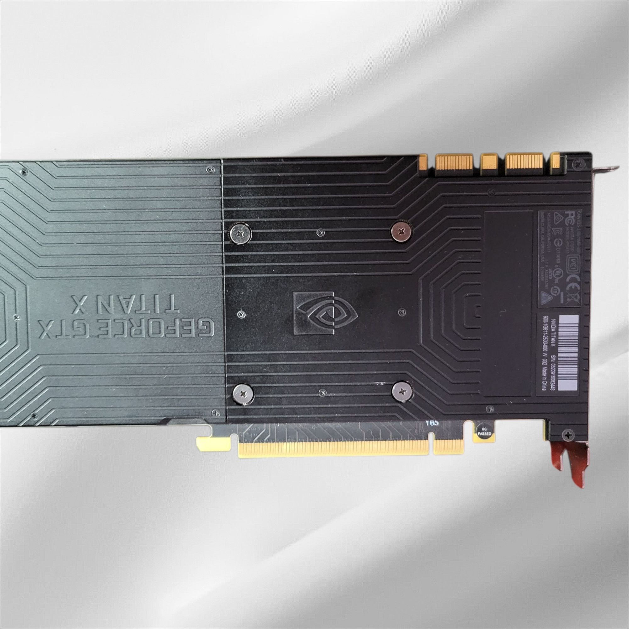 Продам видеокарту GE FORCE TITAN X PASCAL 12 GB