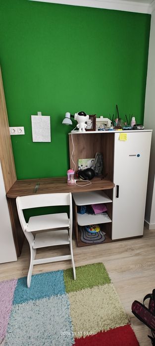 Стол со шкафчиком