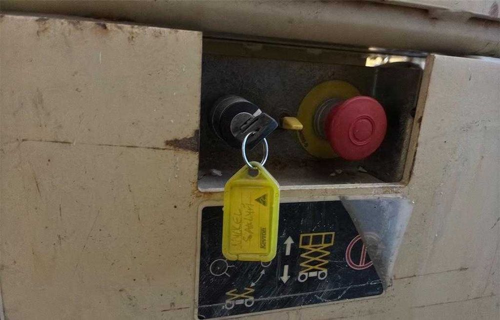 Ножична платформа JGL 3246E2 Работна височина 12м.