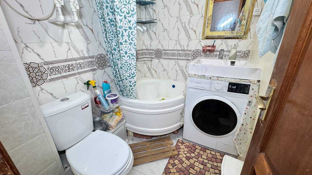 Фрунзиский  Шох кафеси 2 хонали кварти ра сотилади.ID: 1197