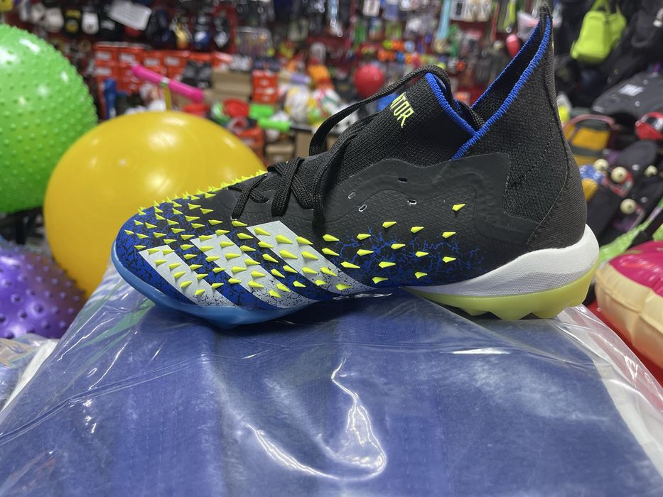 Сороконожки, футзалки,миники,бутсы.предатор,predator