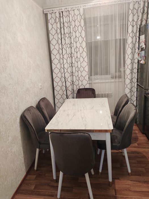Продам комплект стол со стулями