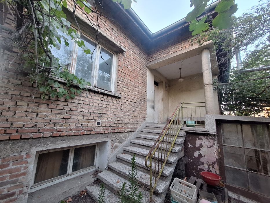 Продавам къща в Казанлък без посредник