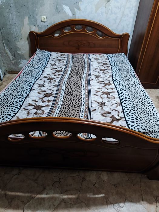 Продам спальный комплект