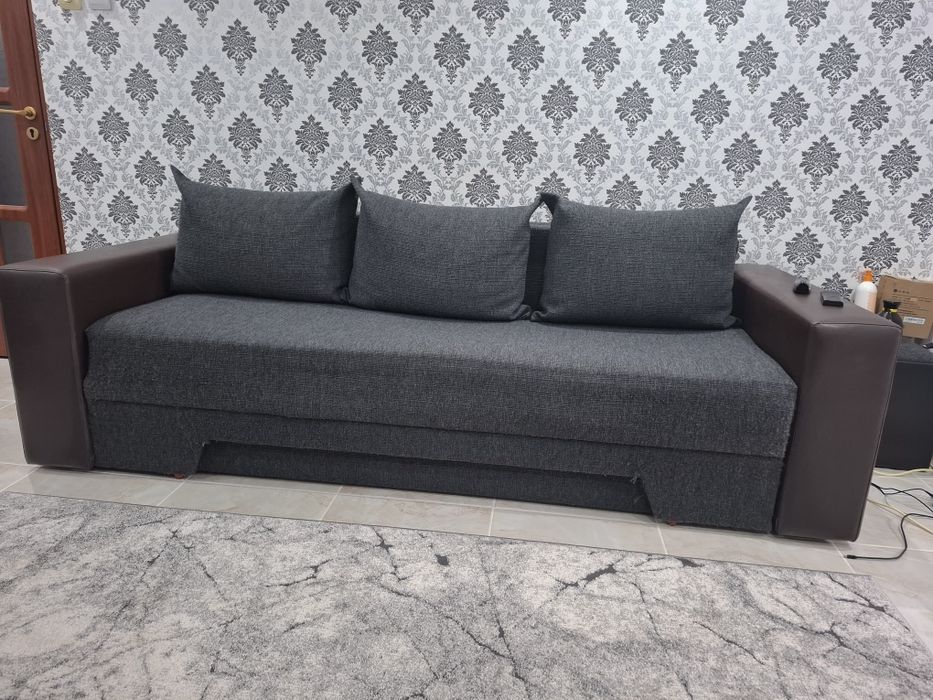 Vand canapea extensibila. Cu 2 fotolii