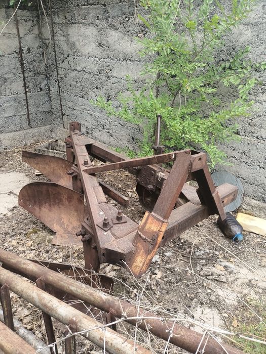 Плуг 3х лемеховый навесной