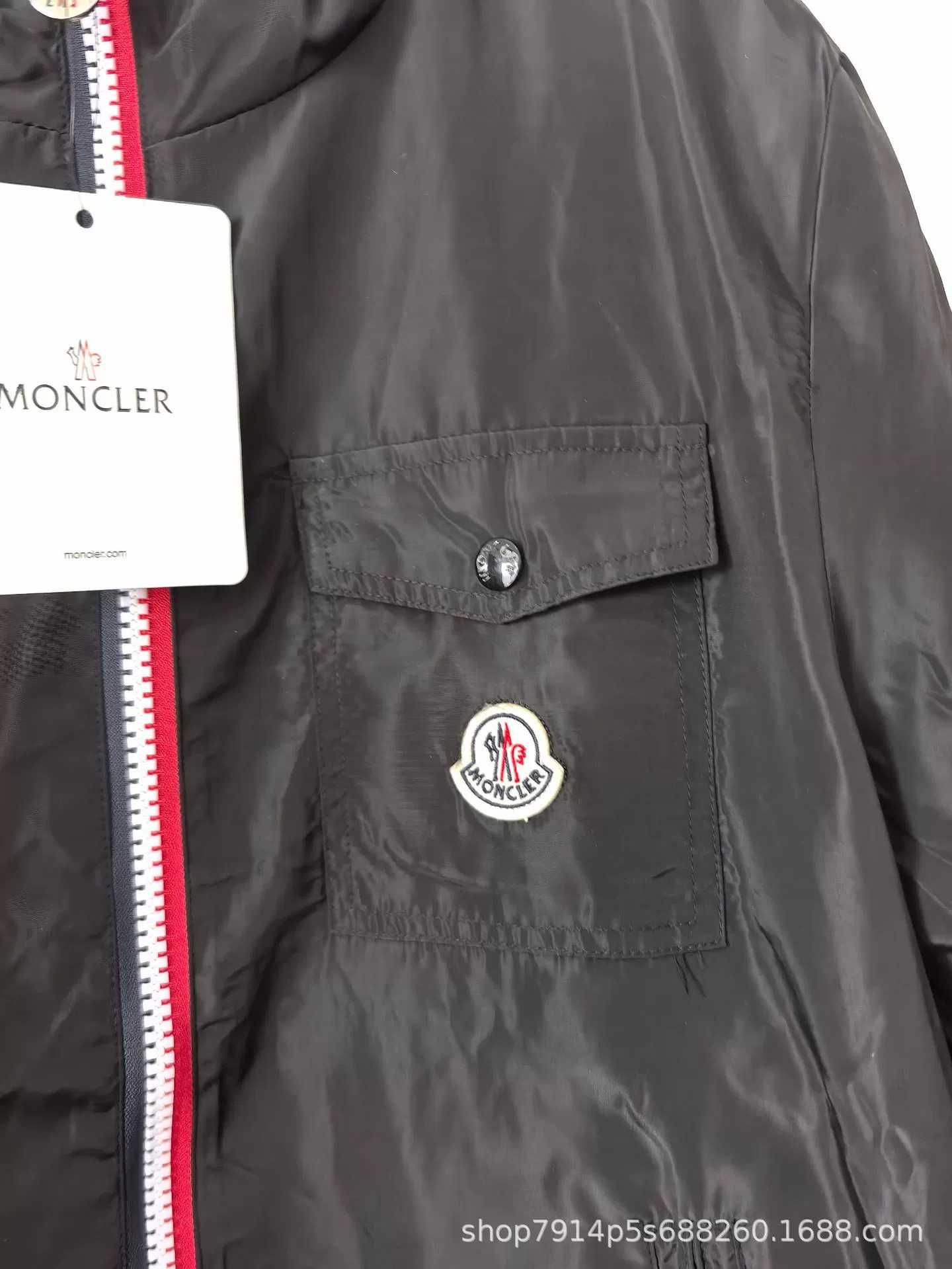 Moncler мужская одежда