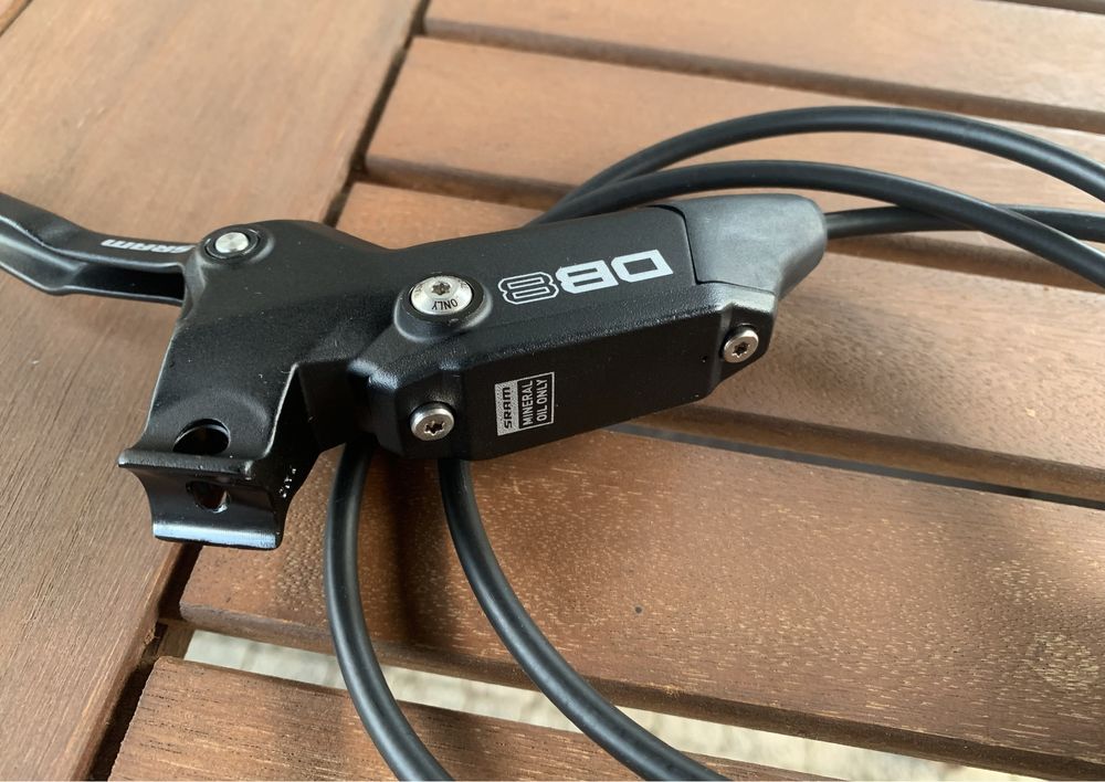 Sram DB8 нови спирачки за велосипед MTB