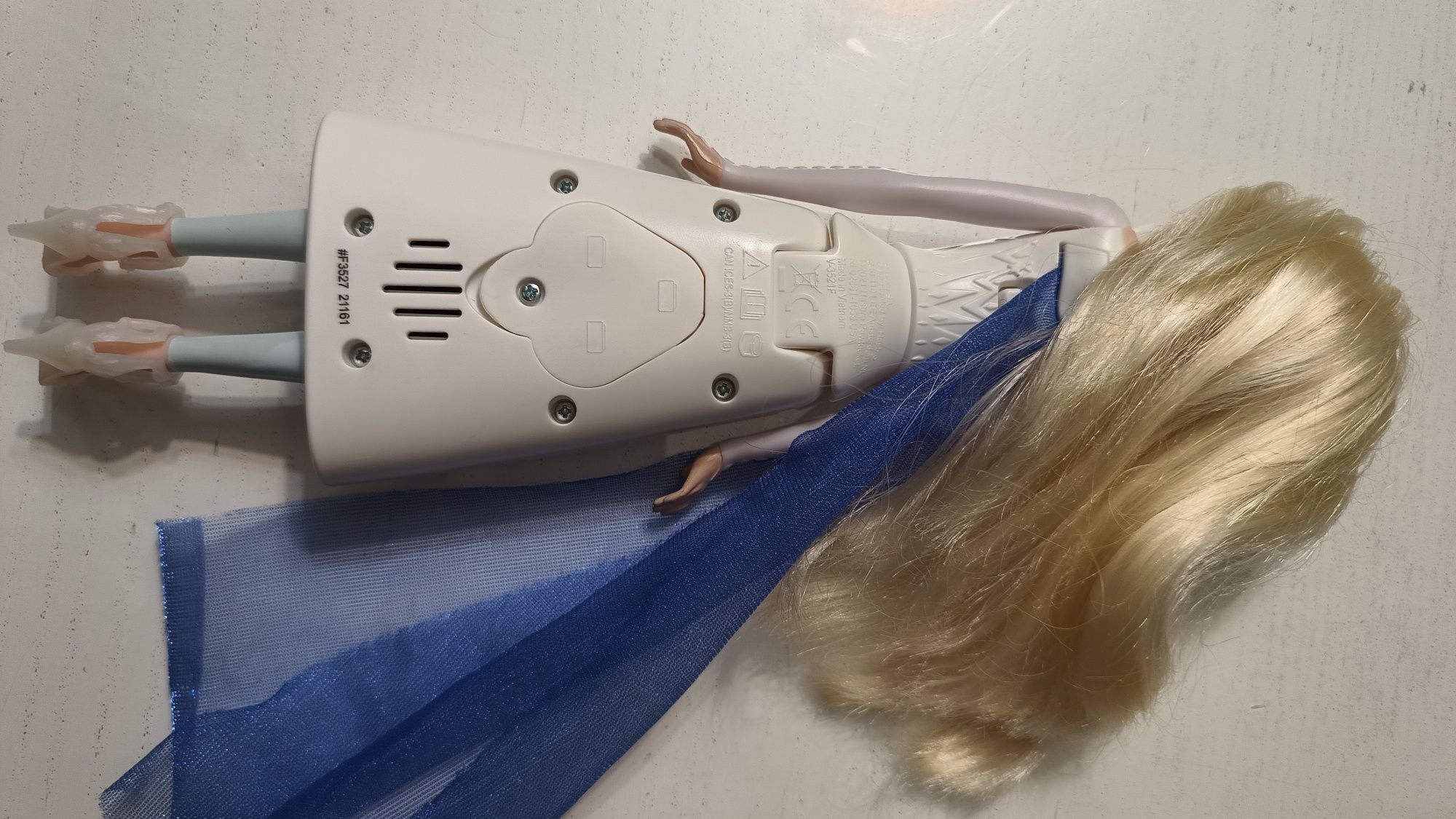 Papusa Elsa, Frozen 2, care canta