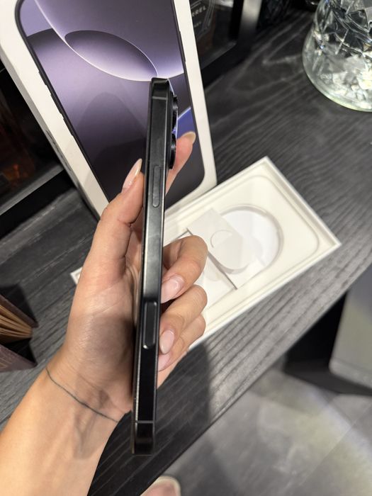 Iphone 16 pro max 1TB - в гаранция до 11.2026