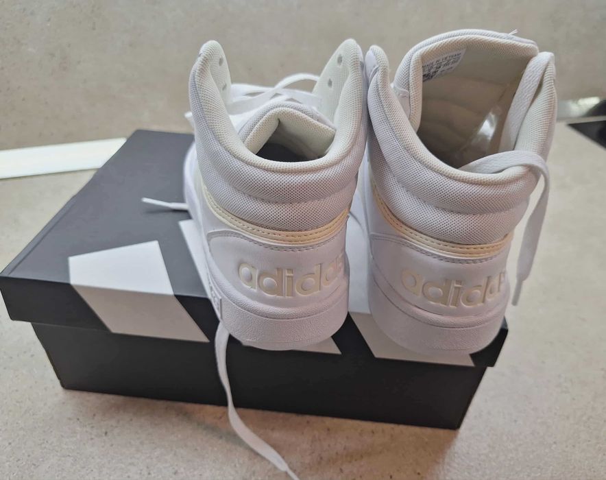 Кецове adidas hoops нови неупотребявани