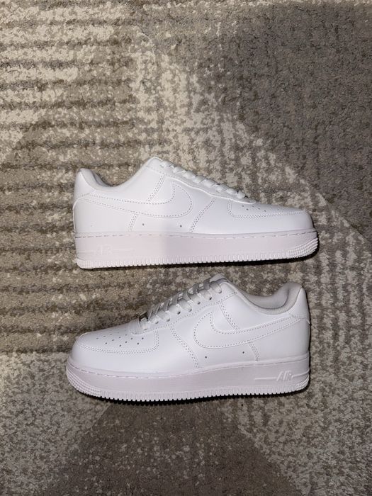 Nike Air Force 1 07' Albi Noi în Cutie Marimea 42