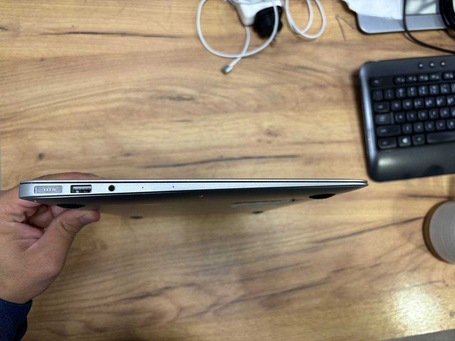 Macbook Air (2017)