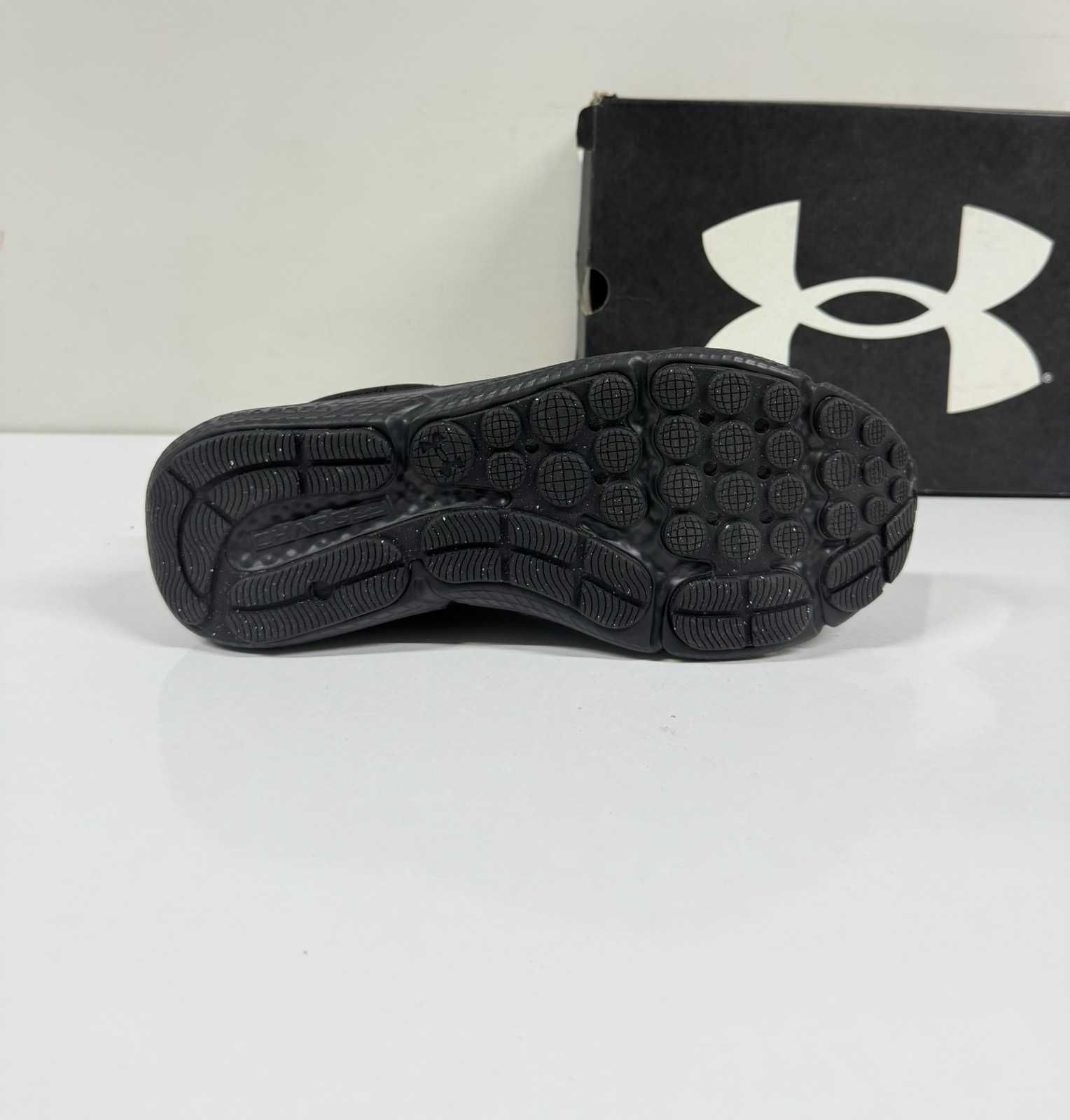 Under Armour UA Charged Assert 10