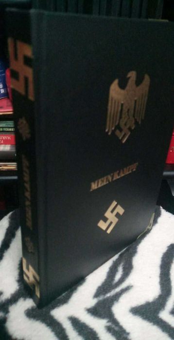 MEIN KAMPF -Adolf Hitler"in ETUI_ 2vol ,leg de lux,necenzurata