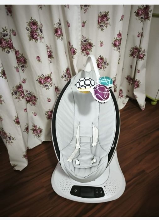 Vand Balansoar 4 Moms ca nou nouț aspect 10/10 La cutie!