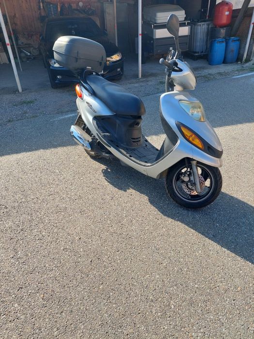 Vând scuter Yamaha cygnus