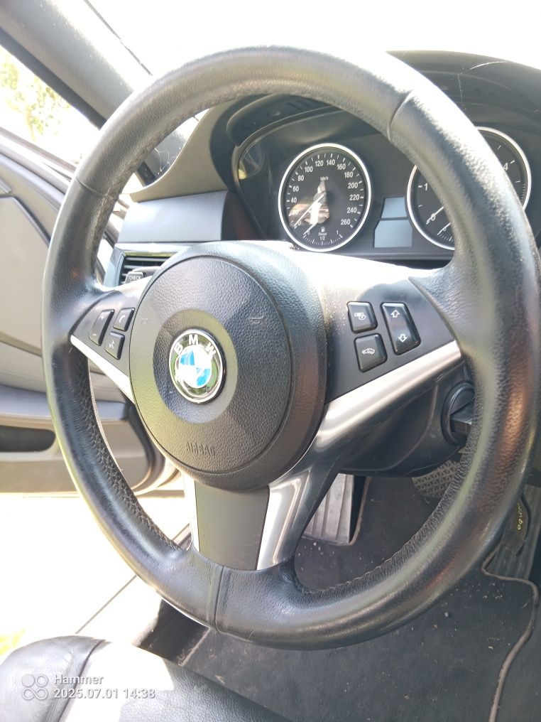 Продавам BMW e61 facelift 2000 кубика 177 конски сили дизел на части