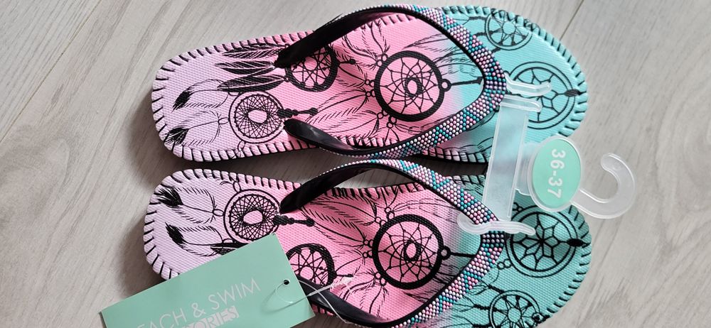 Slapi pentru femei, cu model talisman vise si cureluse colorate, mar