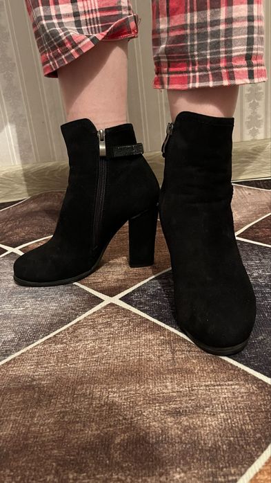 Сапошки на каблуках не высокие