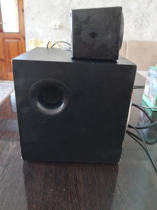 Сабвуфер продаётся