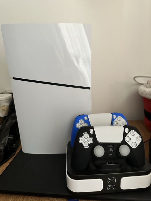 Playstation 5 Digital cu 2 controlare