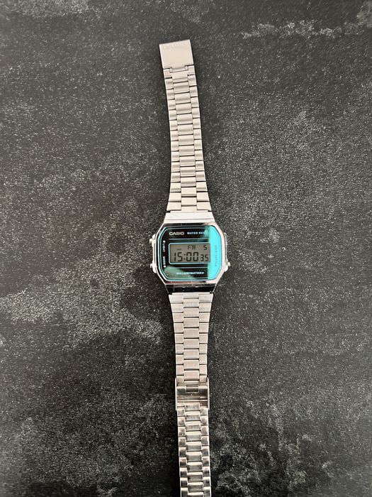 Casio vintige с леки следи от употреба