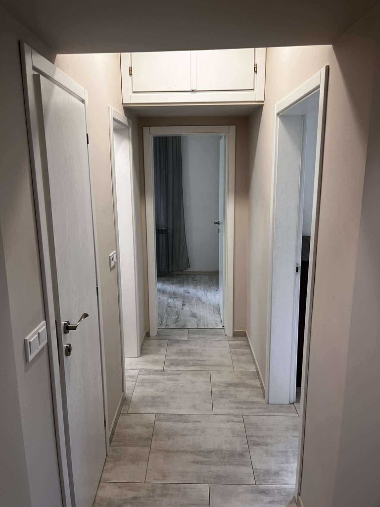 Дава се под наем Тристаен апартамент в София, Център - 85 кв.м за 1020 € - Снимка #8