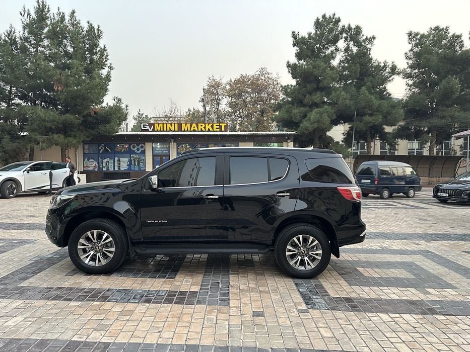 Treblezr sotiladi 1 qol ozimmi moshinam